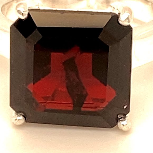 Pyrope Garnet 7.46ct Platinum Solid Silver Ring - Picture 6 of 6